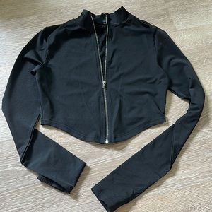 Black crop top long sleeve